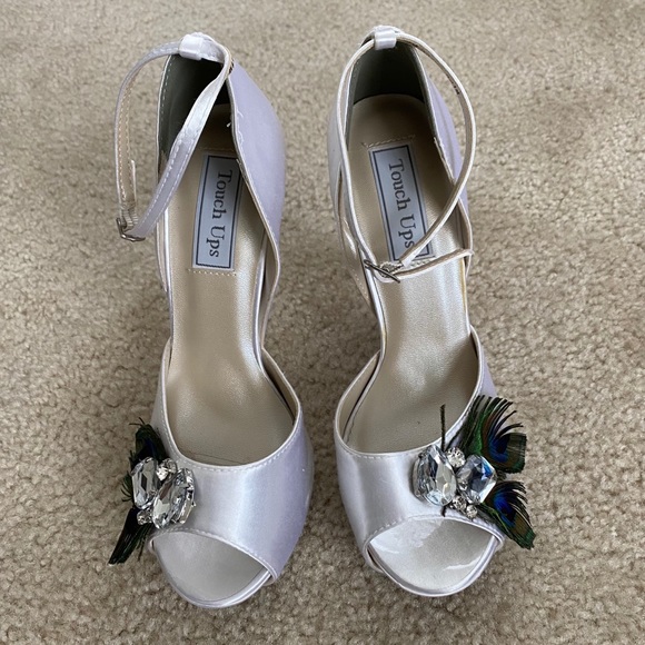 NWT Touch Ups Peacock Feather Open-Toed Heels - Picture 3 of 7